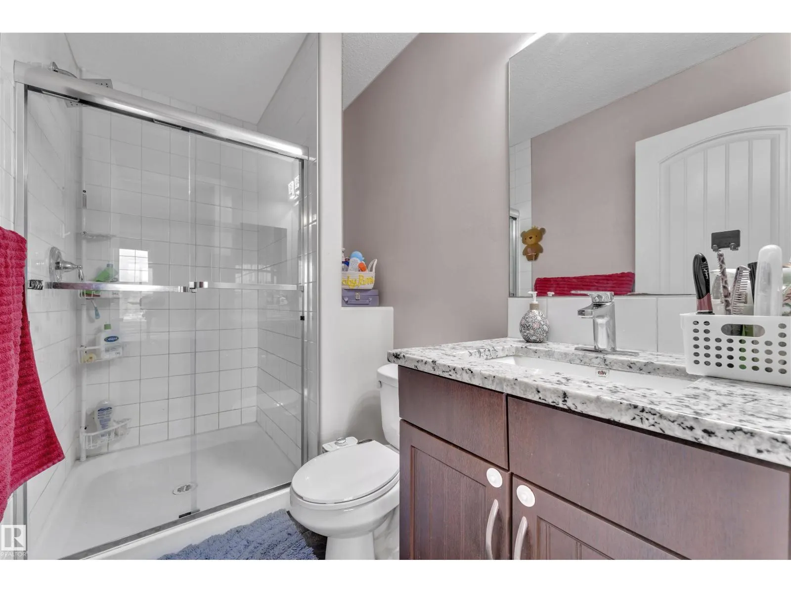 2004 32 ST NW