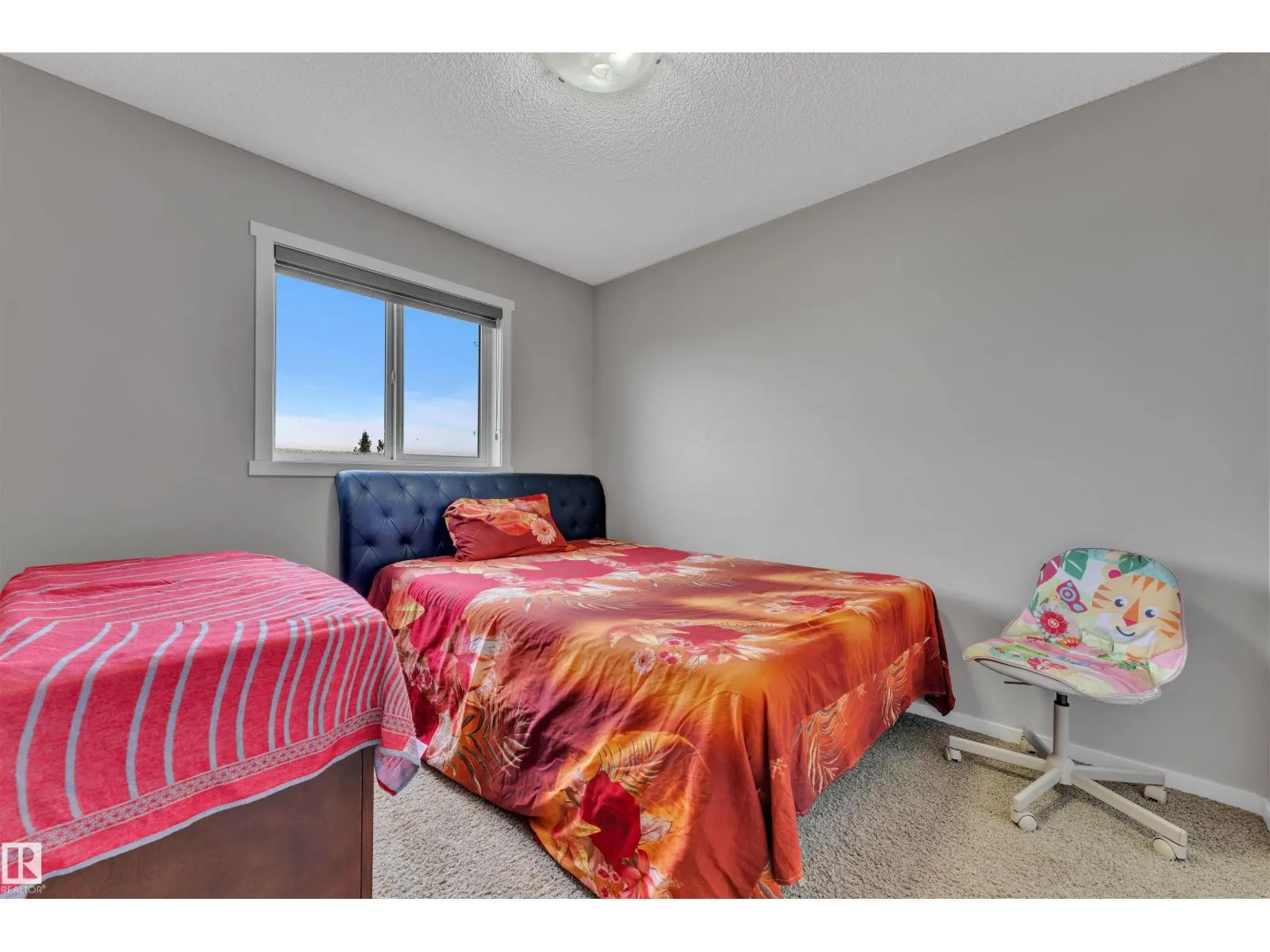2004 32 ST NW