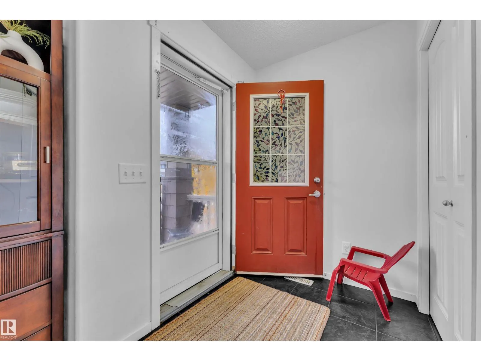 2004 32 ST NW