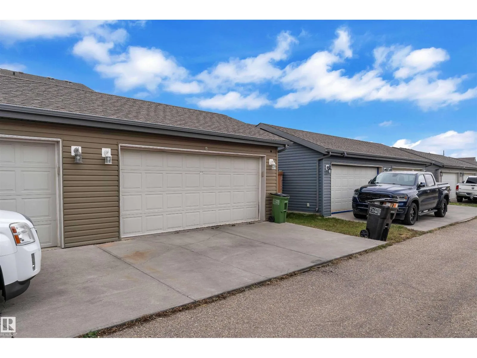 2004 32 ST NW