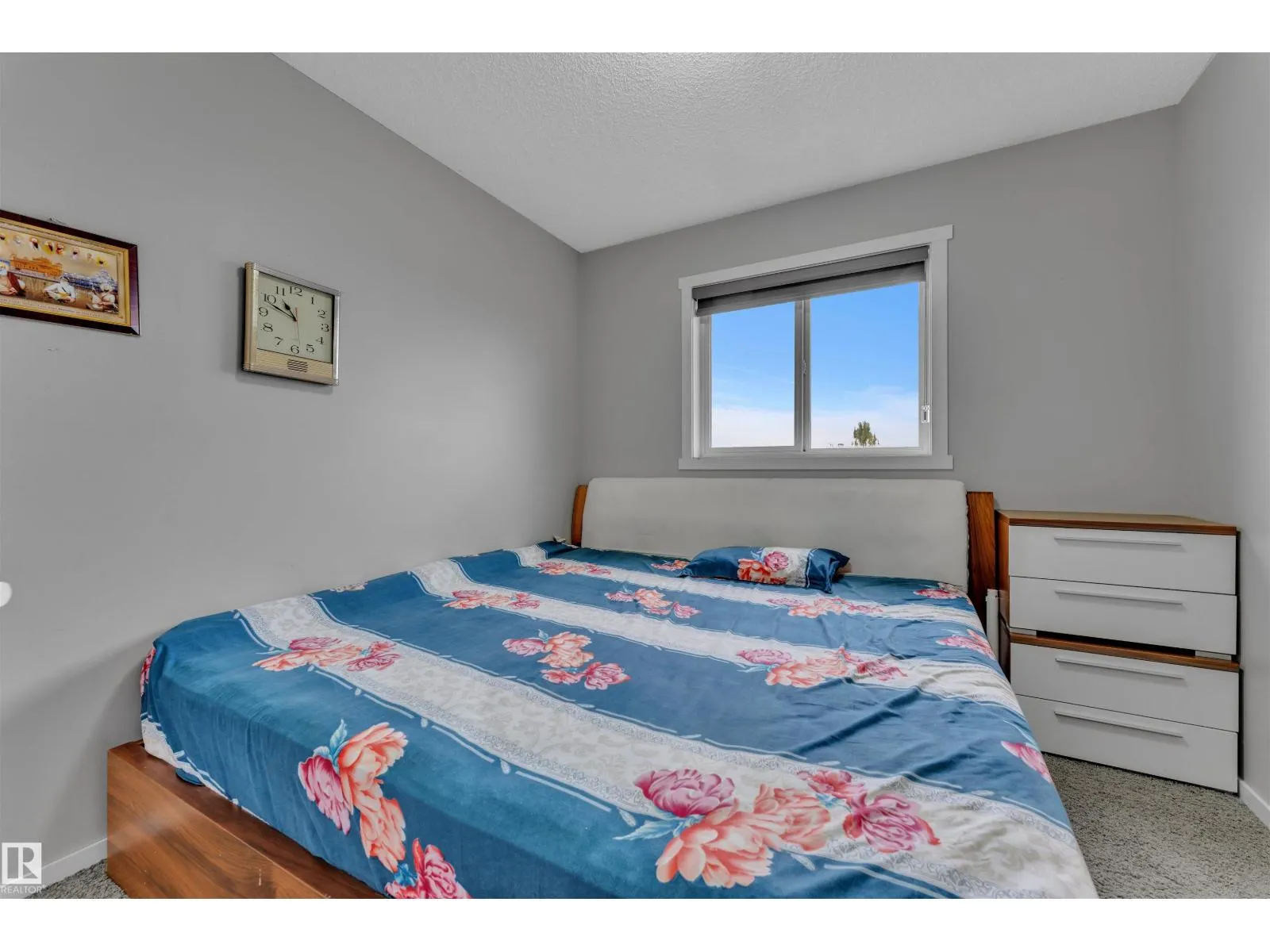 2004 32 ST NW