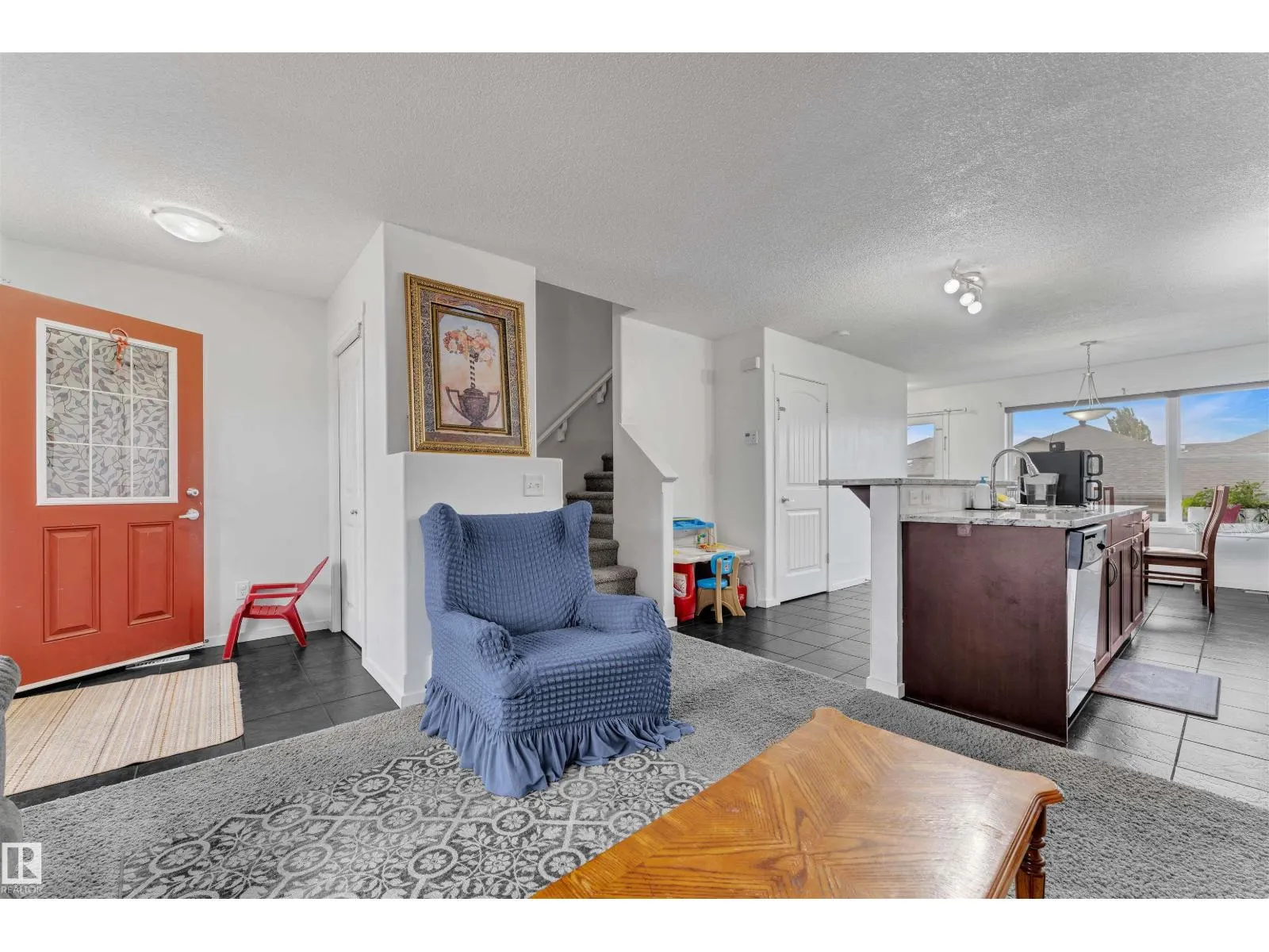 2004 32 ST NW