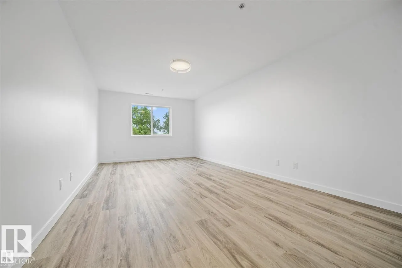 #310 4312 139 AV NW
