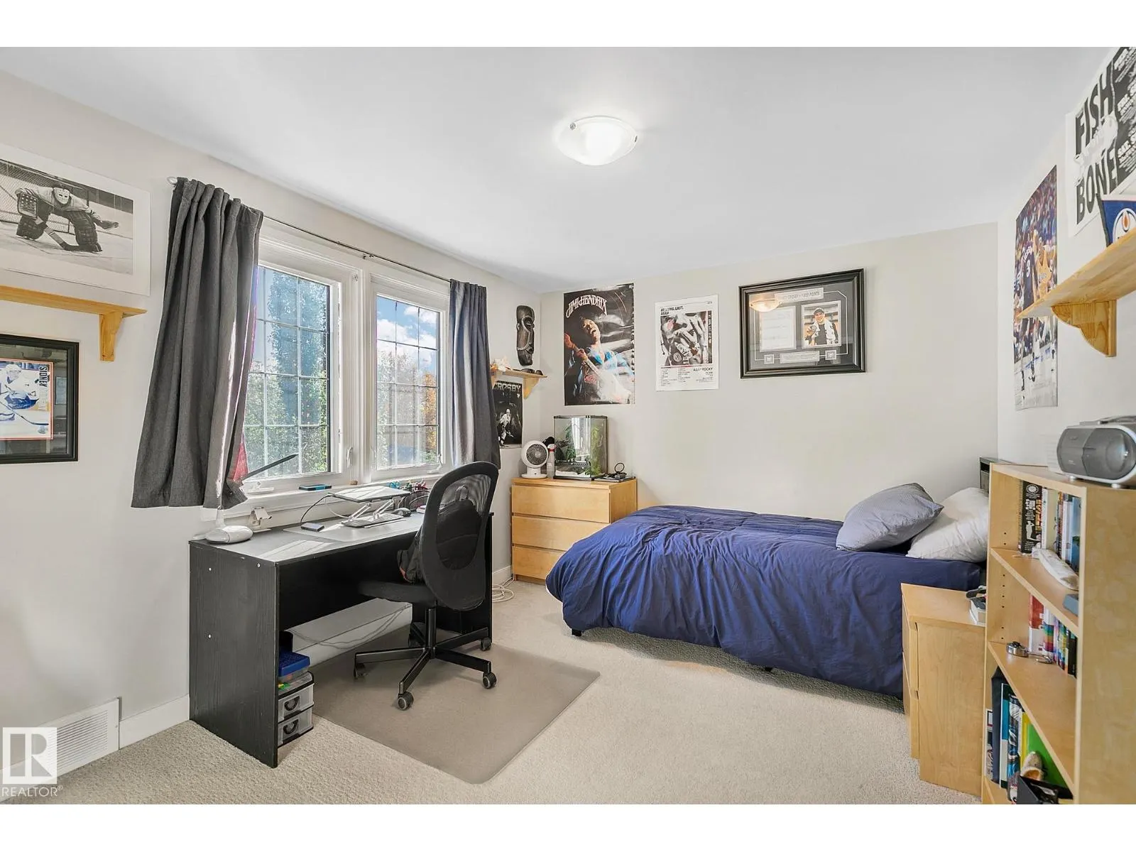 10611 137 ST NW