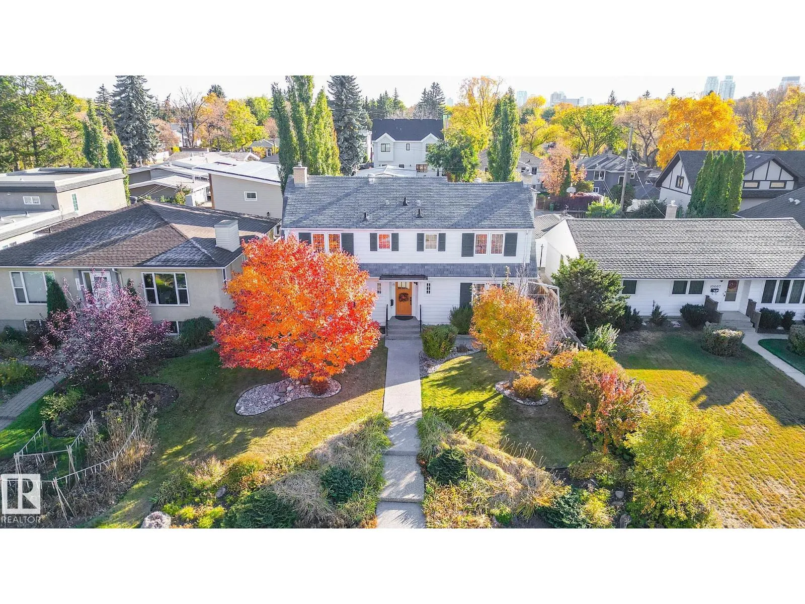 10611 137 ST NW