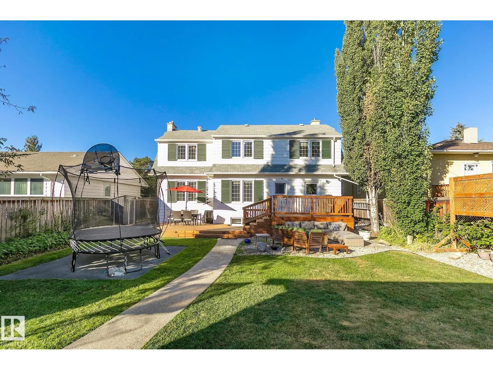 10611 137 ST NW