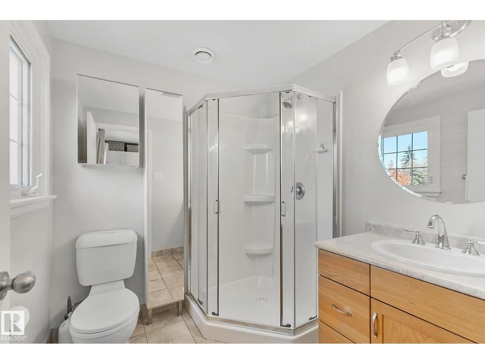 10611 137 ST NW