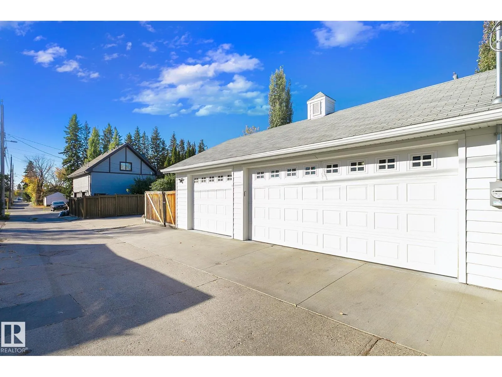 10611 137 ST NW
