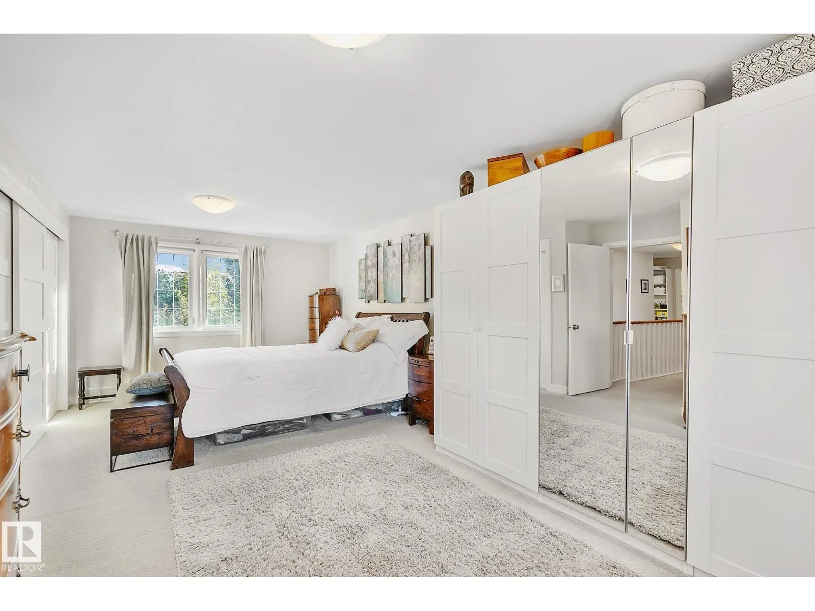 10611 137 ST NW