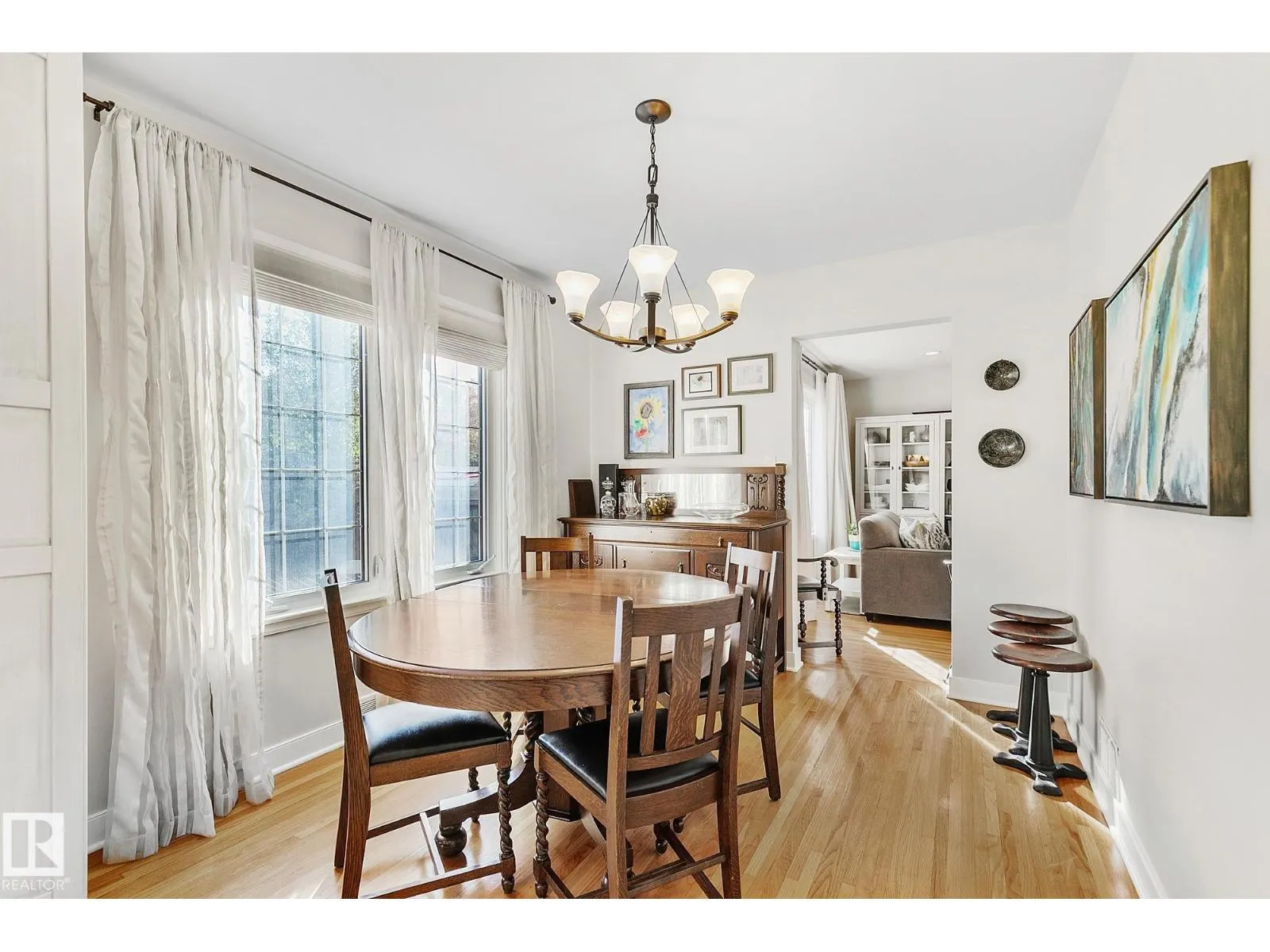 10611 137 ST NW