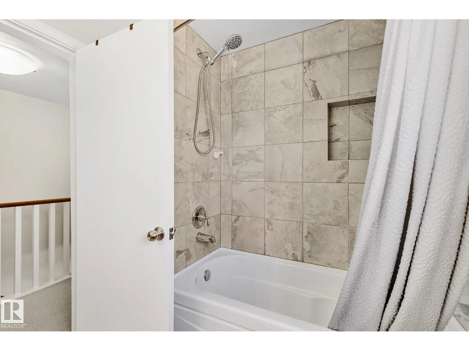 10611 137 ST NW
