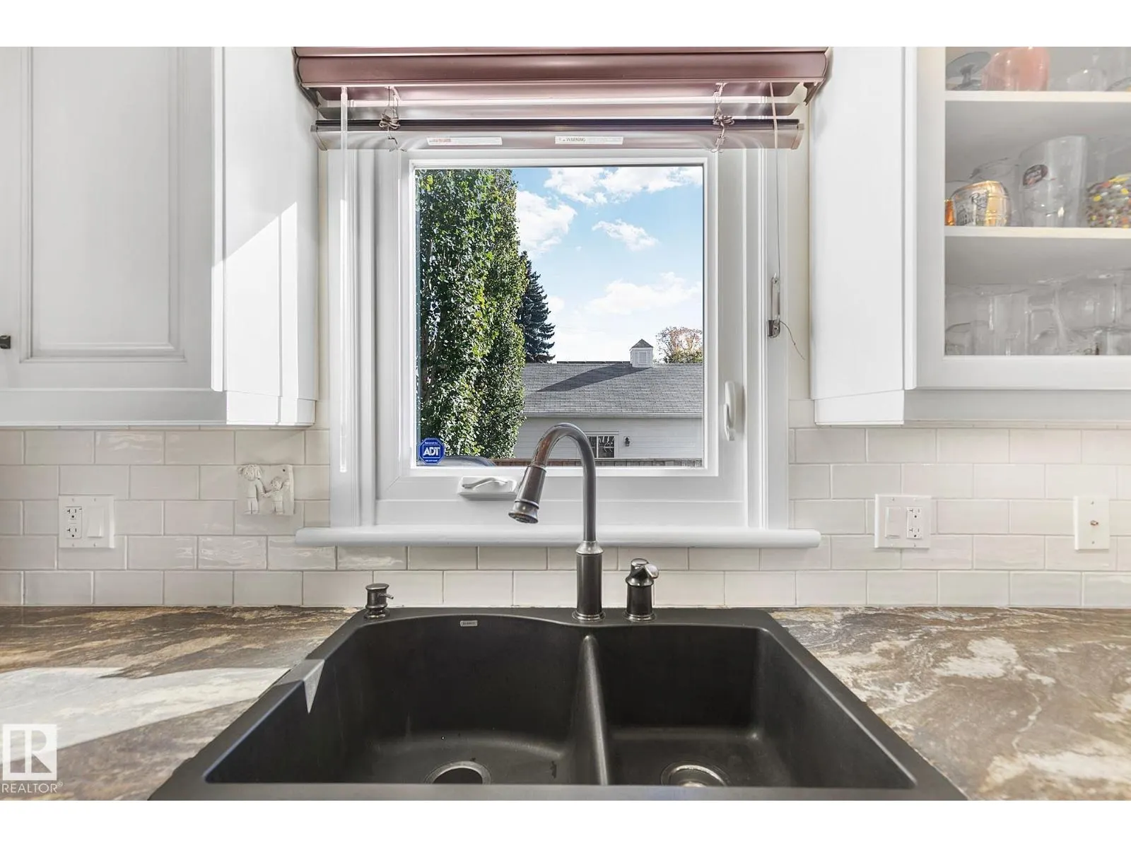 10611 137 ST NW