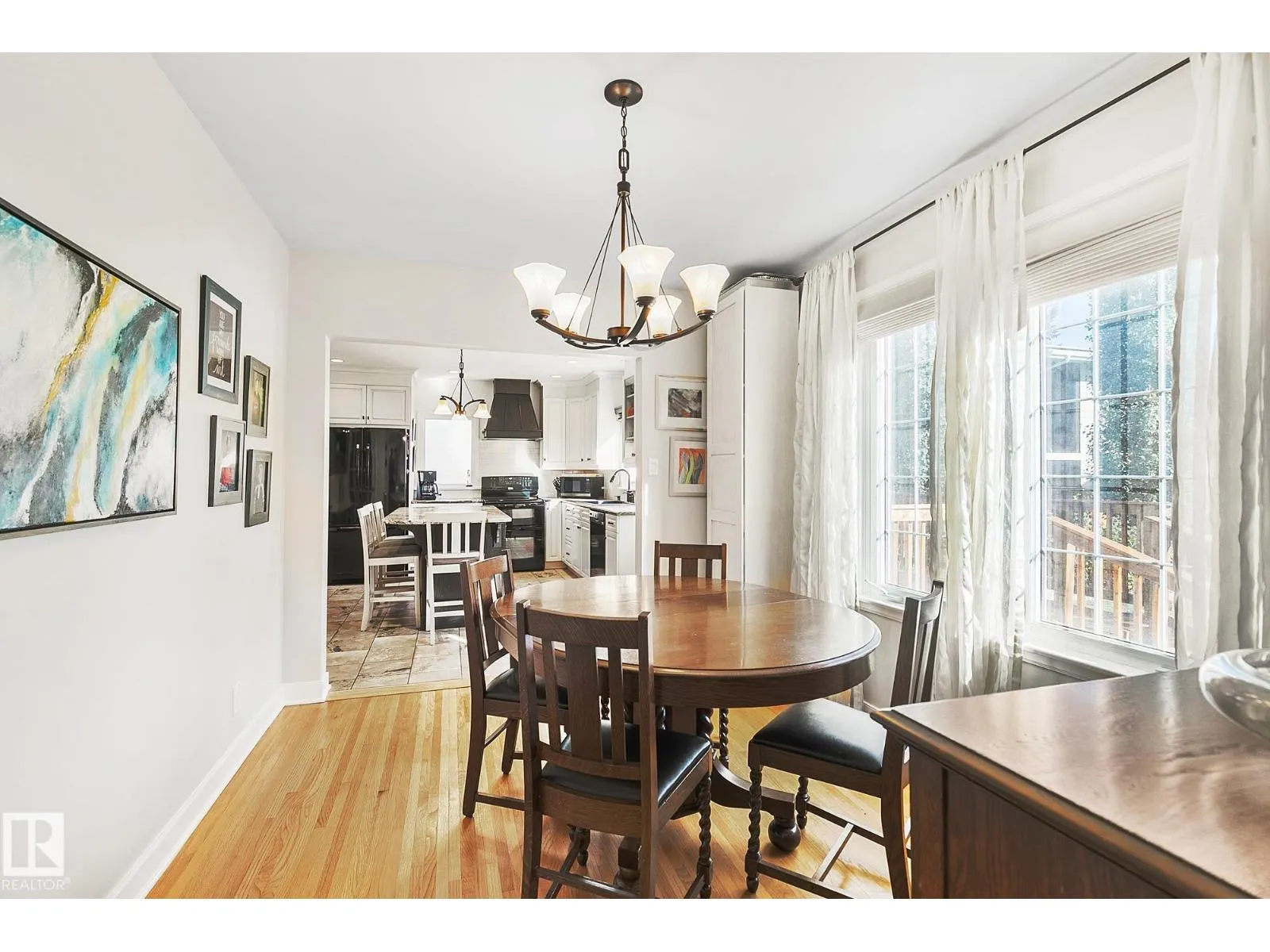 10611 137 ST NW