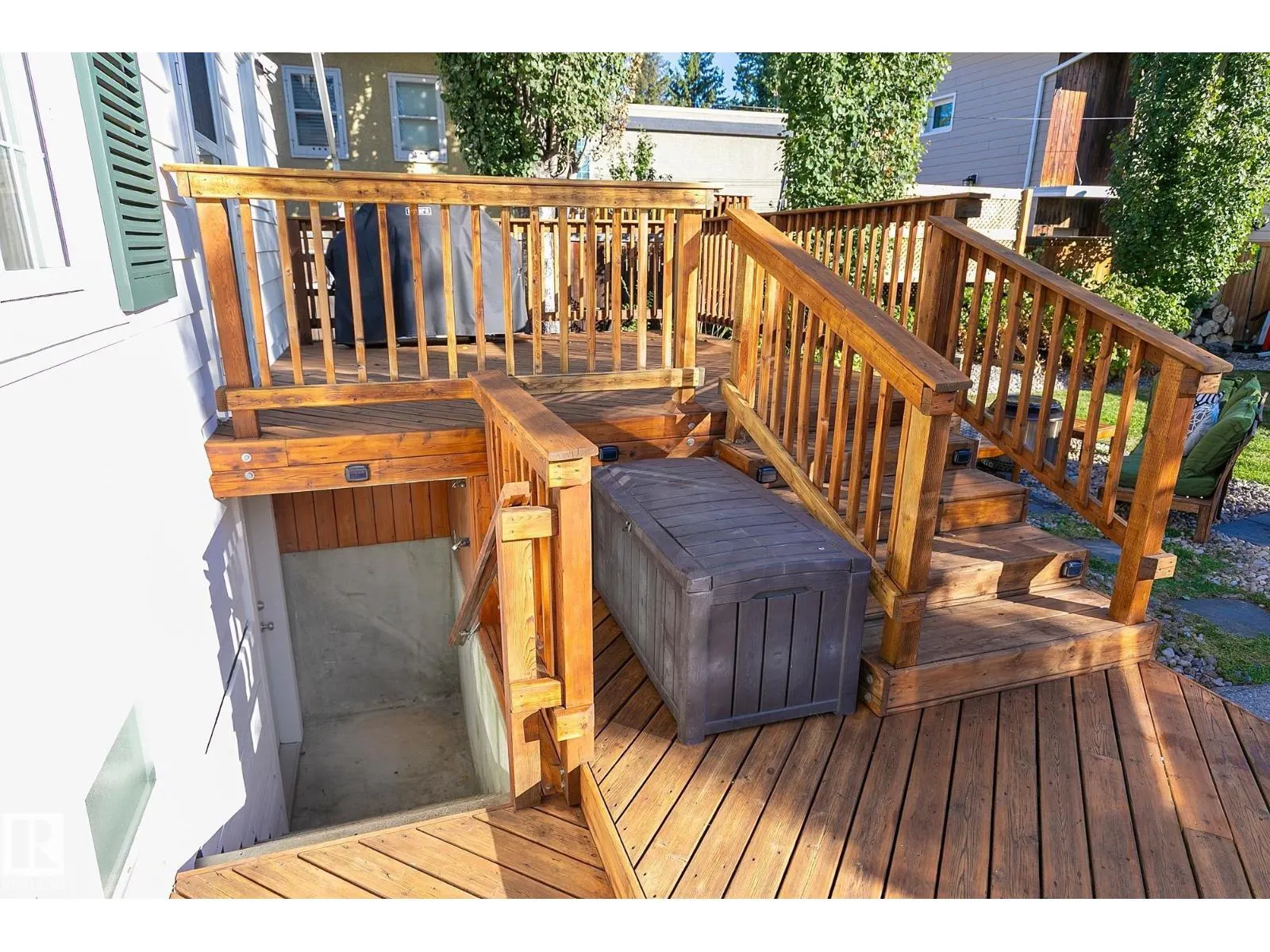 10611 137 ST NW