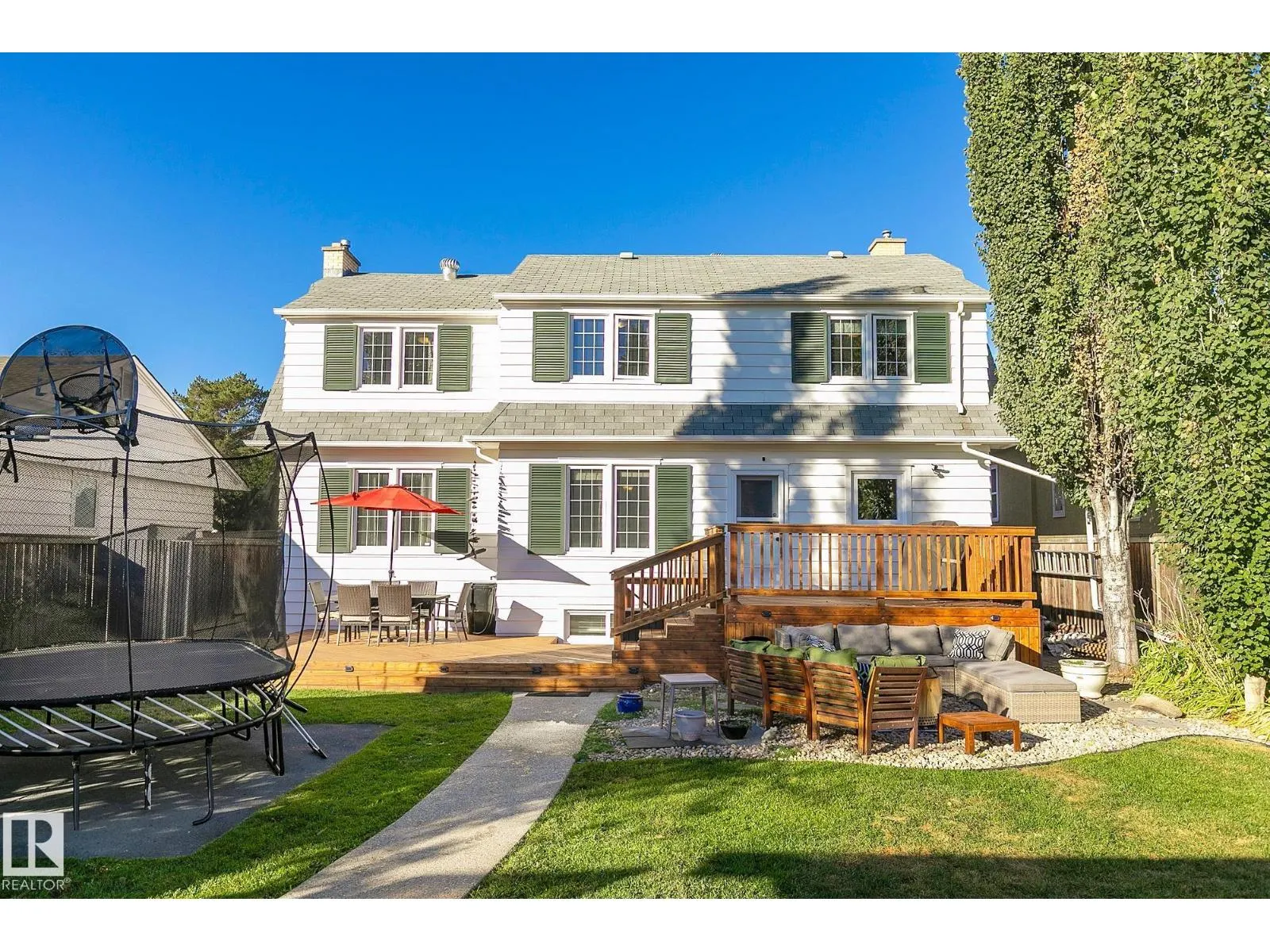 10611 137 ST NW