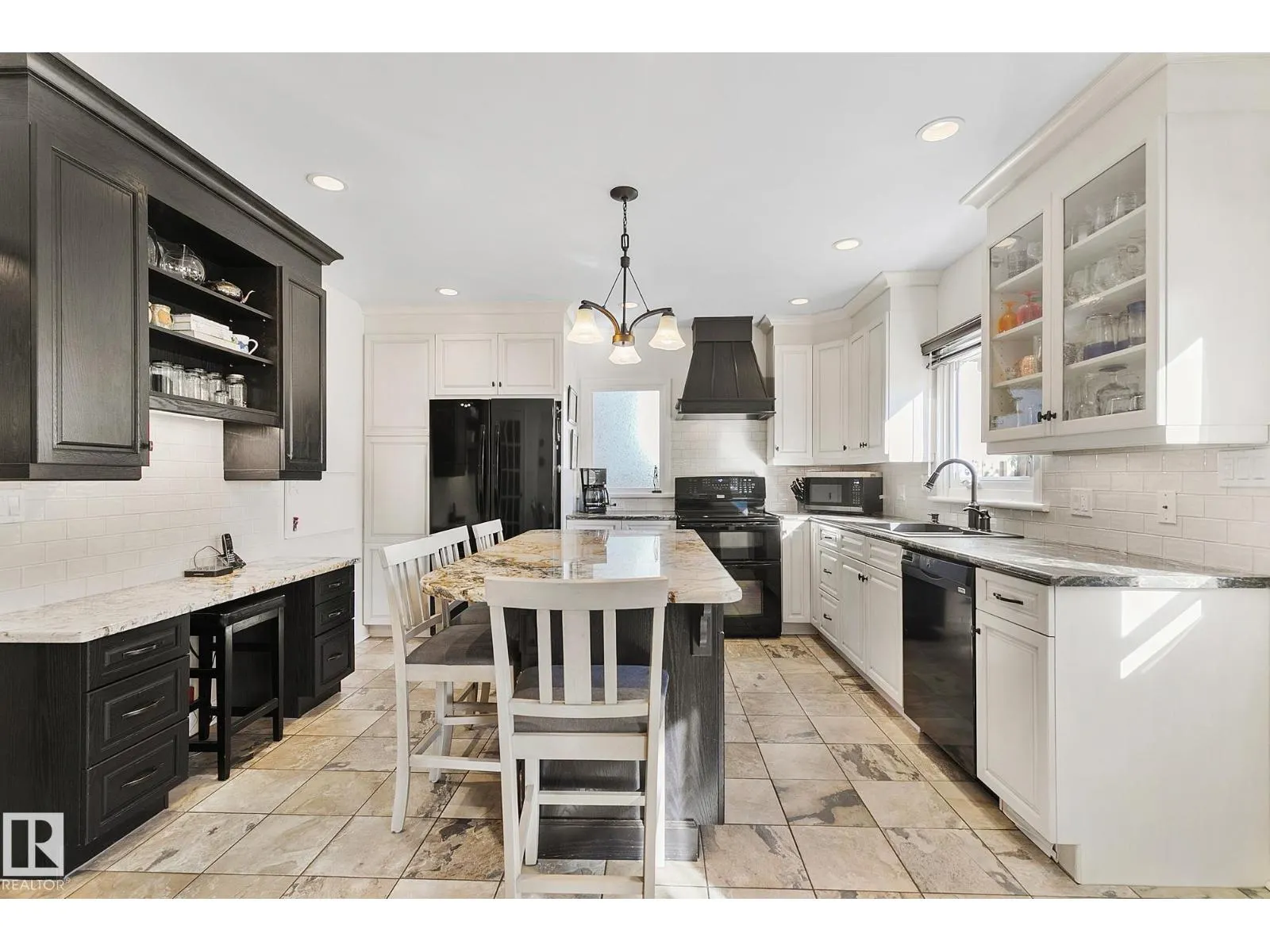 10611 137 ST NW