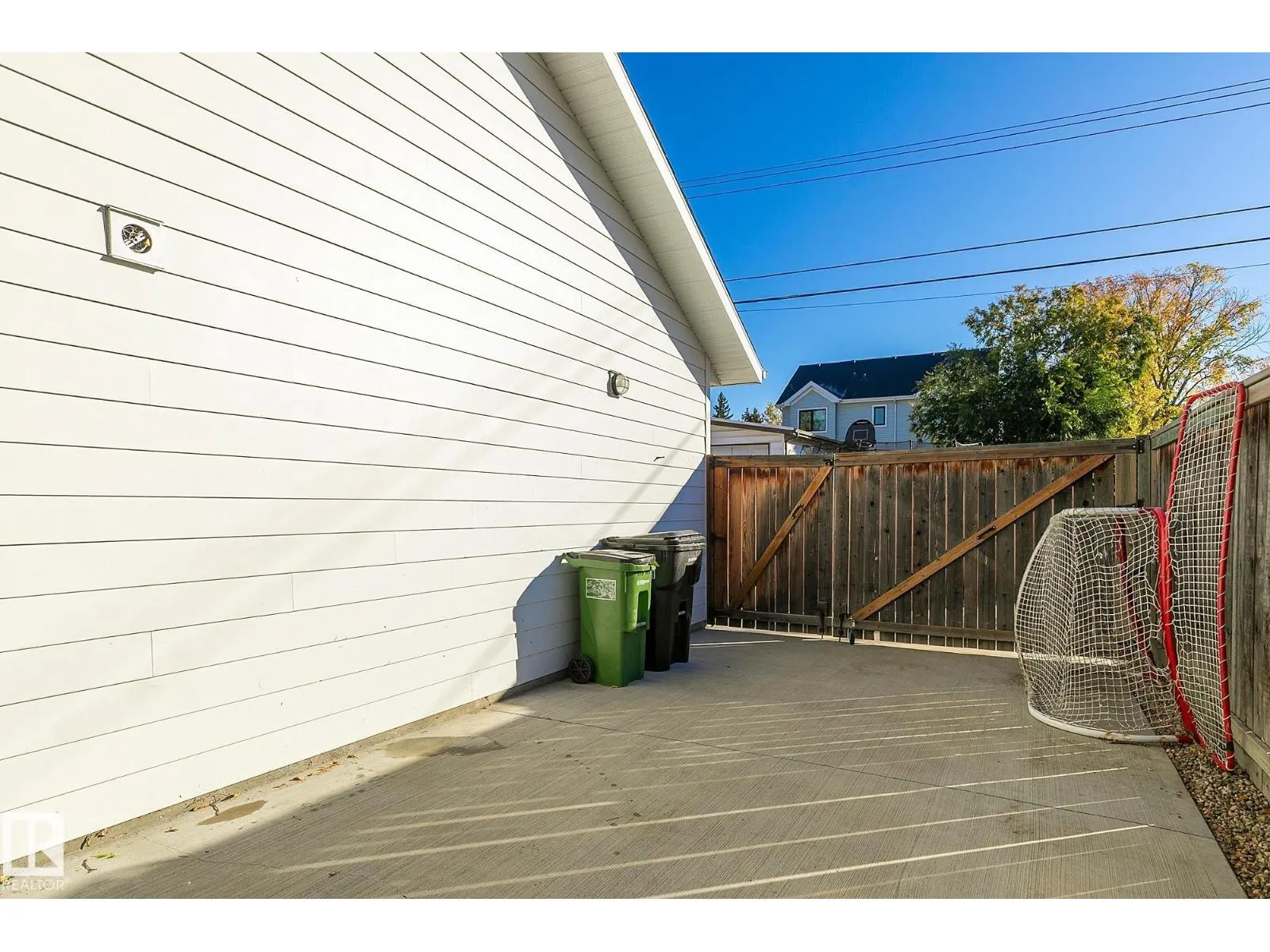 10611 137 ST NW