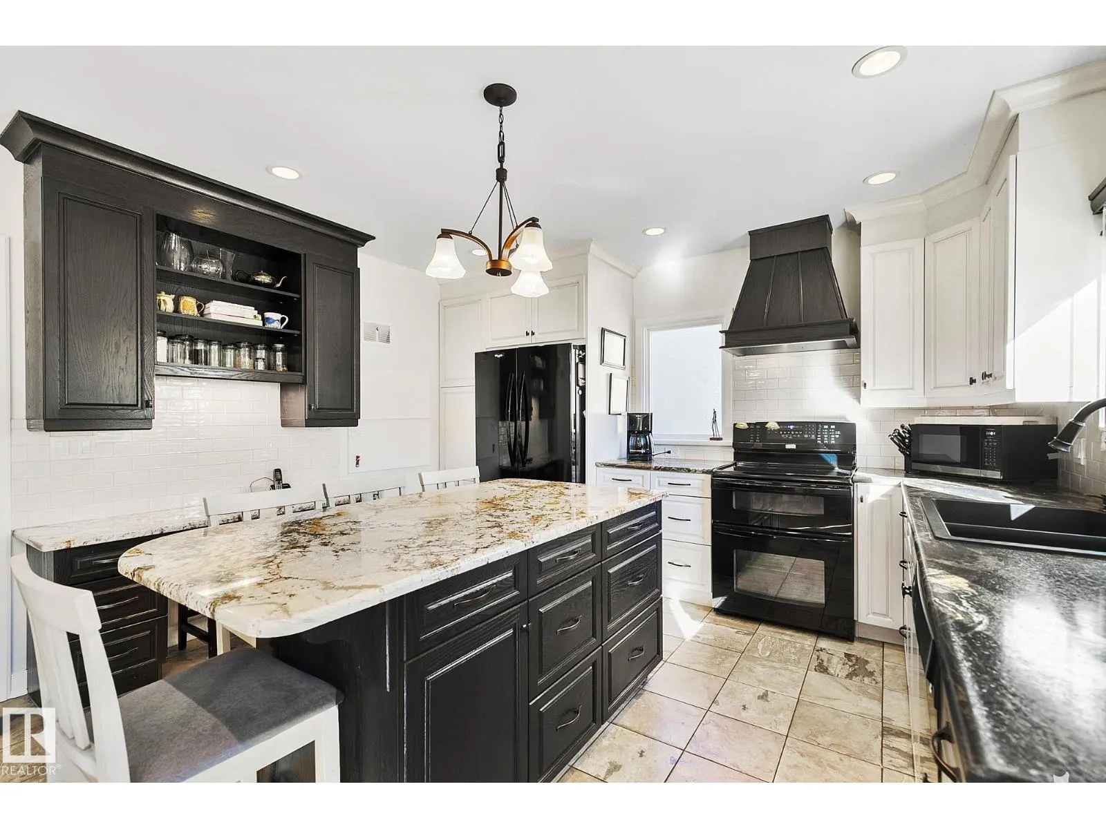 10611 137 ST NW