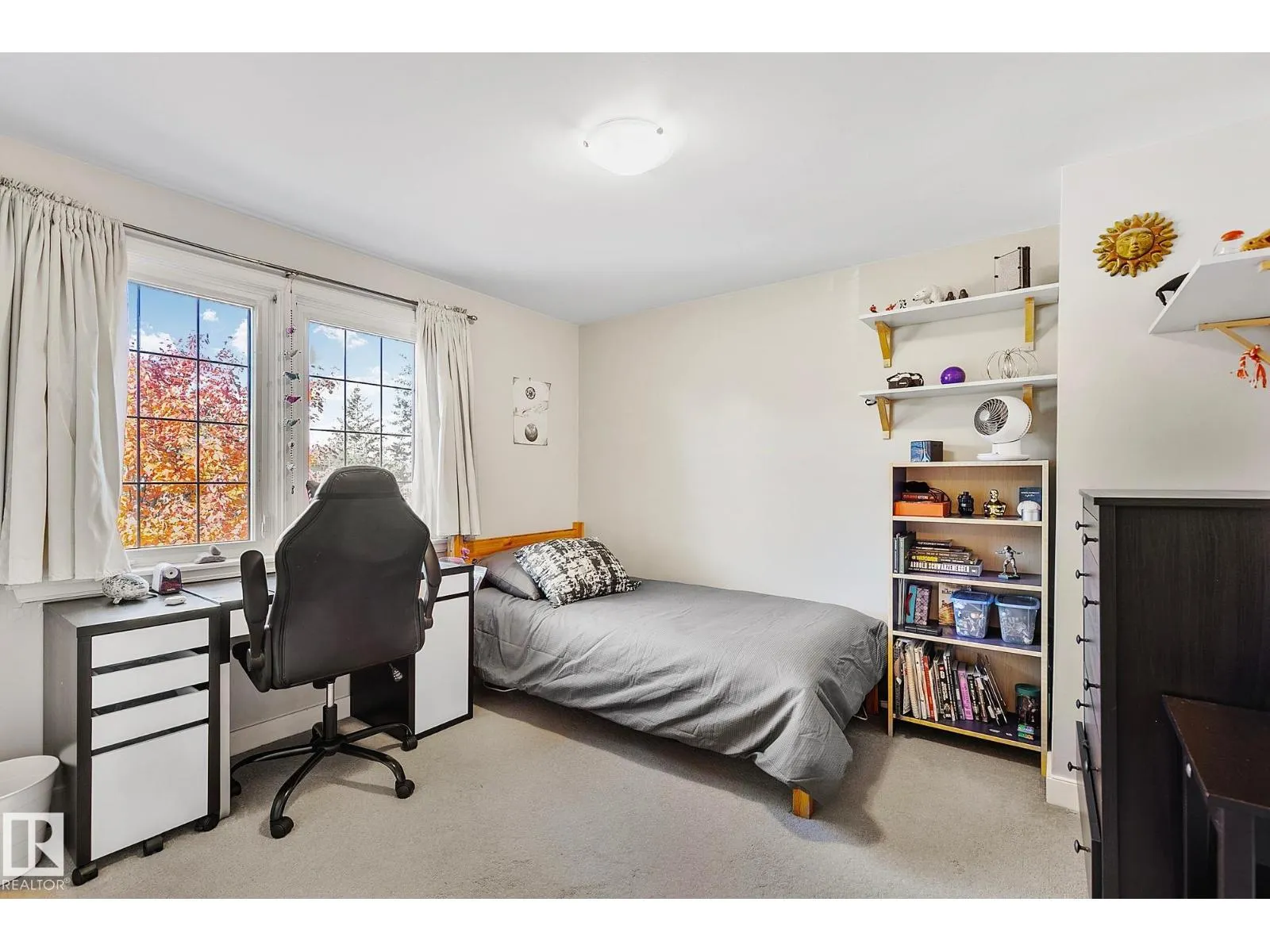 10611 137 ST NW