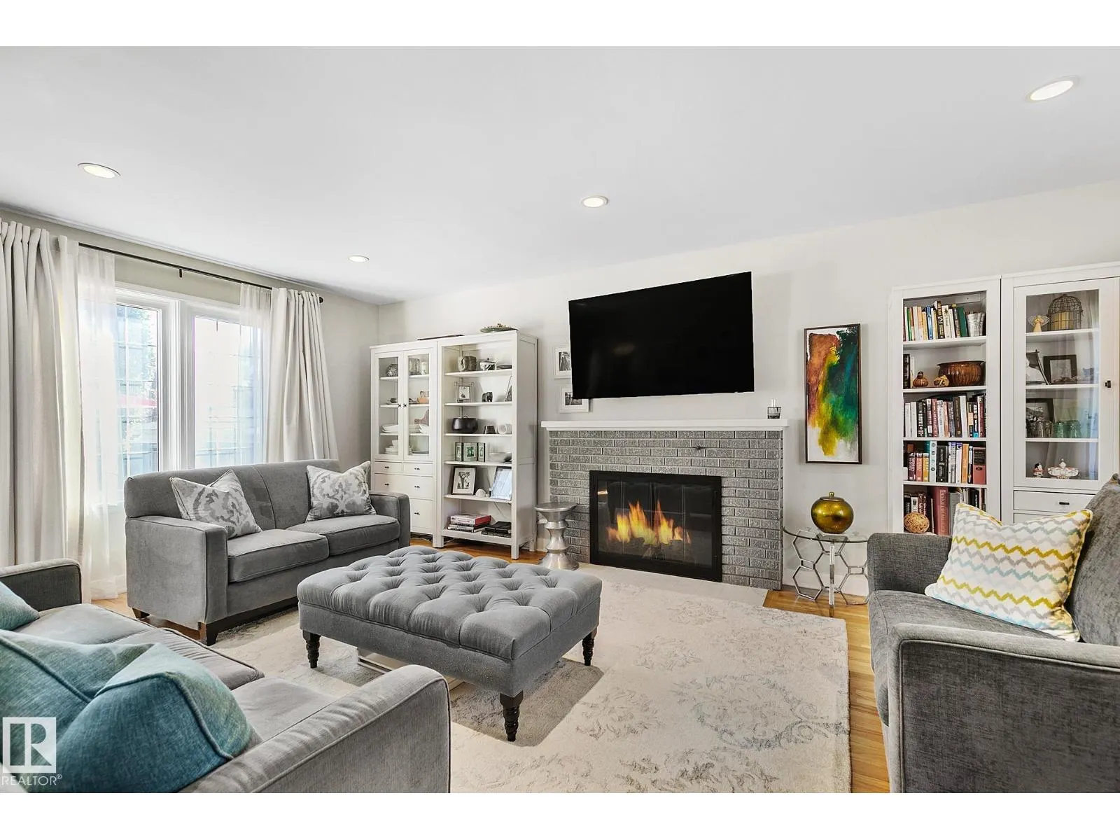 10611 137 ST NW