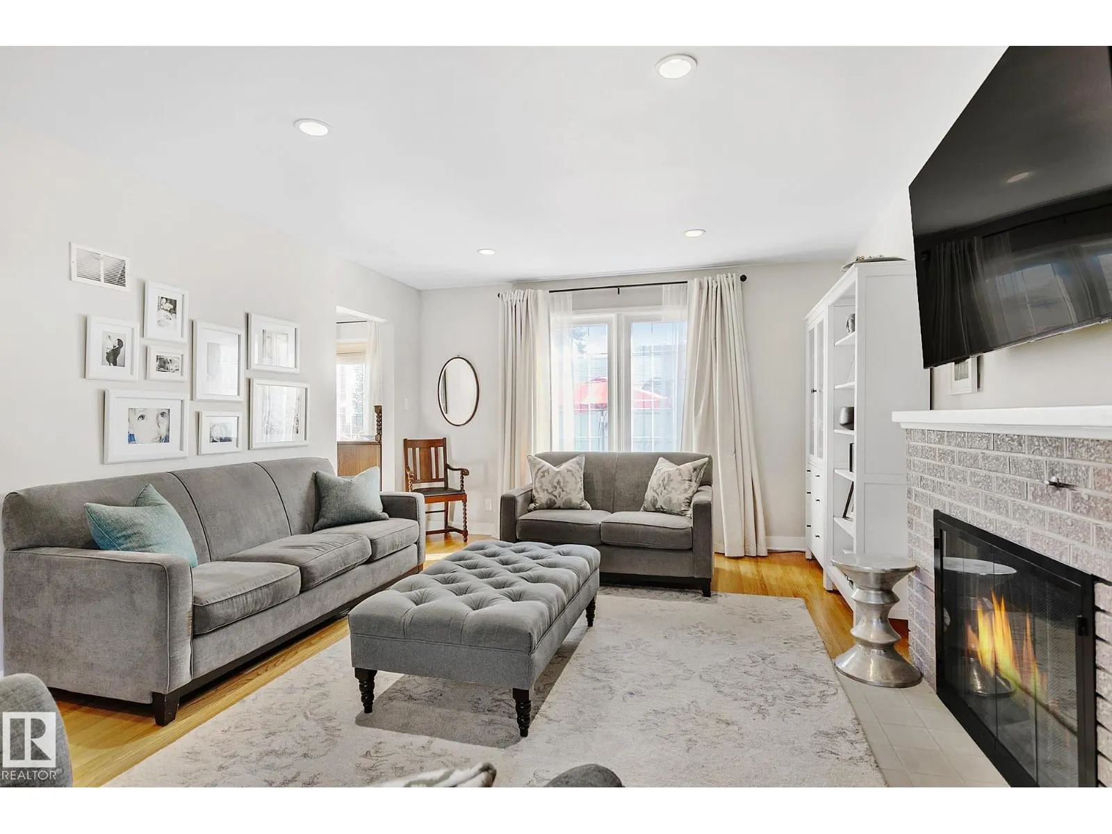 10611 137 ST NW