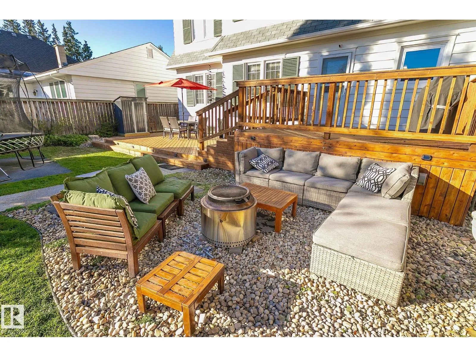 10611 137 ST NW