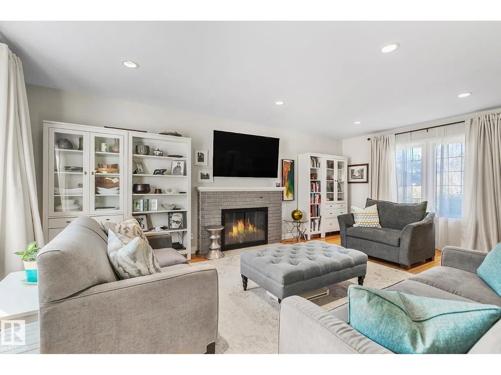 10611 137 ST NW
