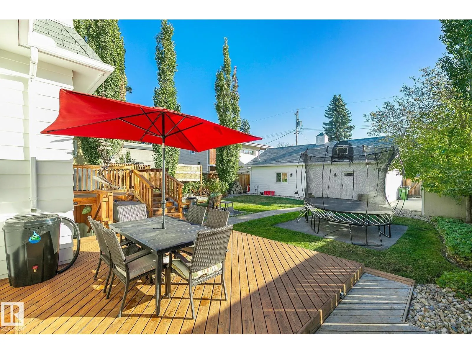 10611 137 ST NW