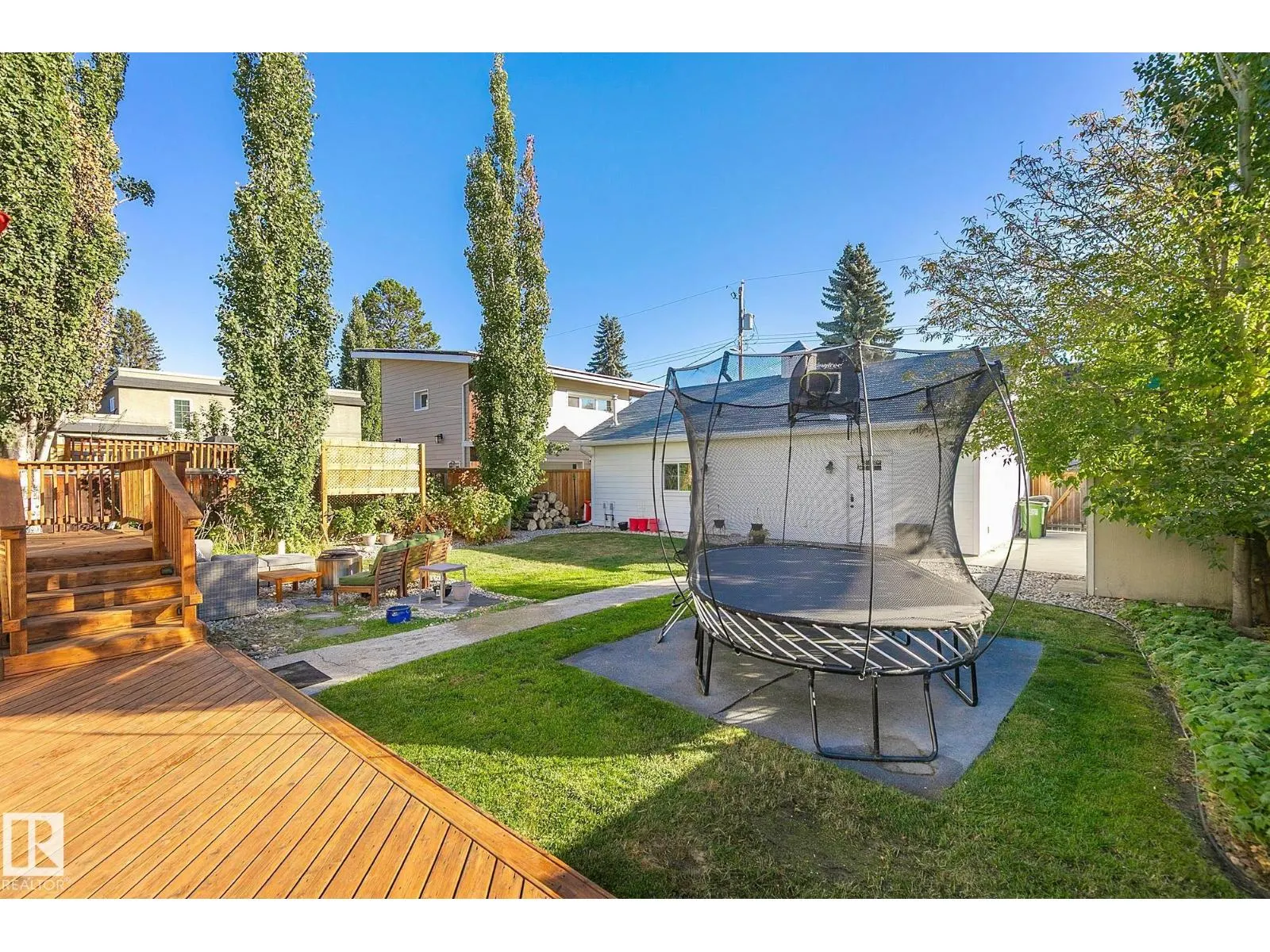 10611 137 ST NW