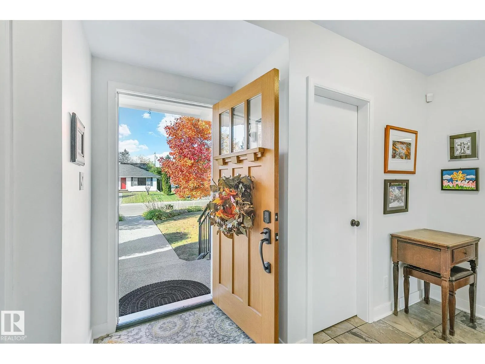 10611 137 ST NW