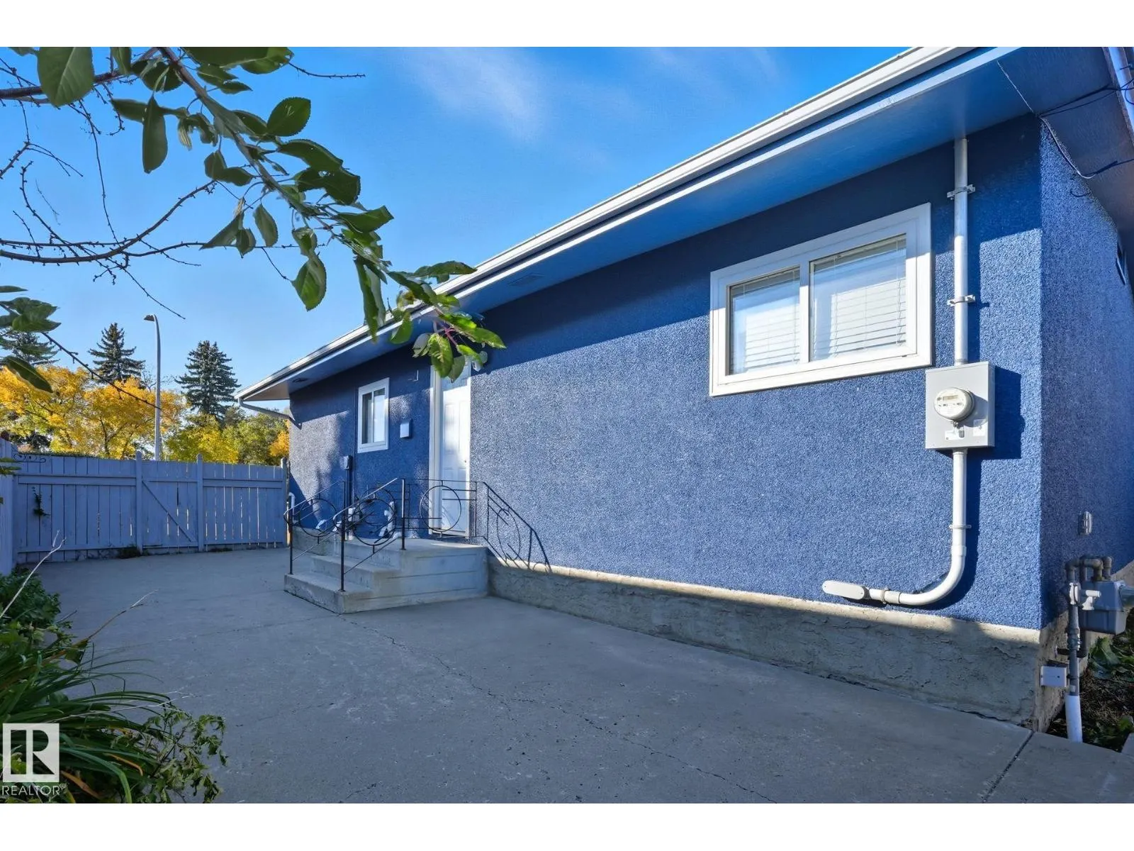 10407 136 AVE NW