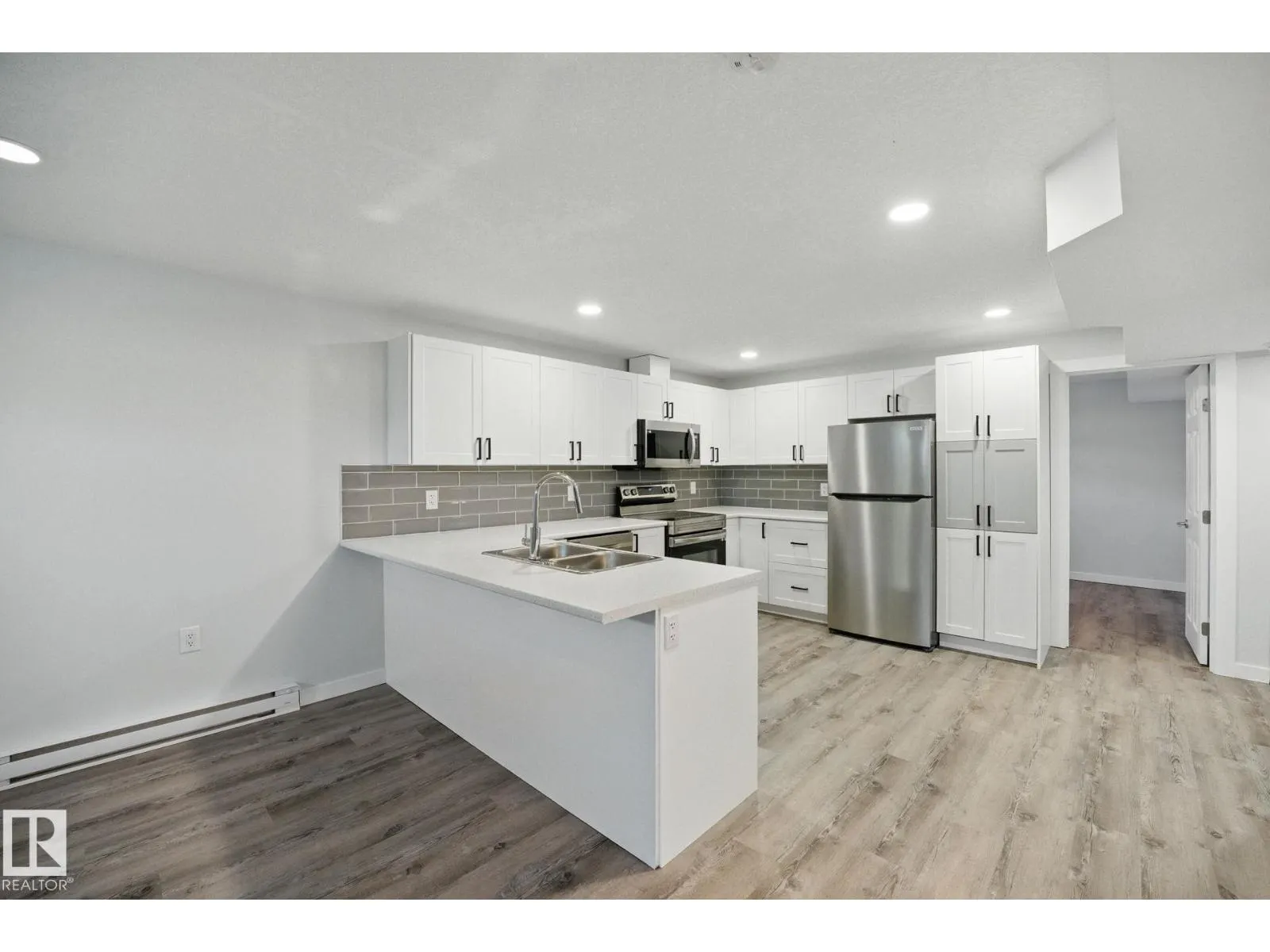 10407 136 AVE NW