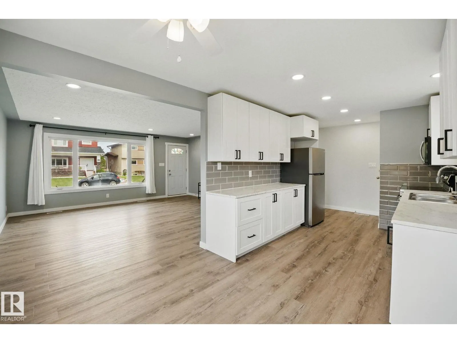 10407 136 AVE NW