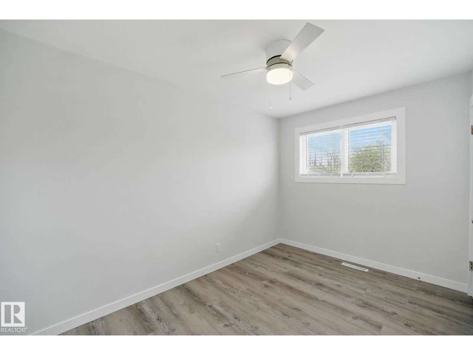 10407 136 AVE NW
