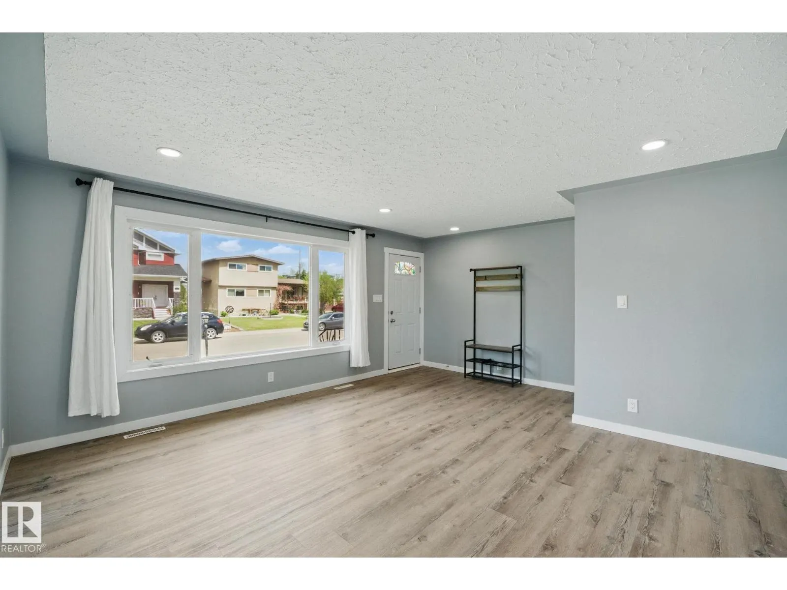 10407 136 AVE NW
