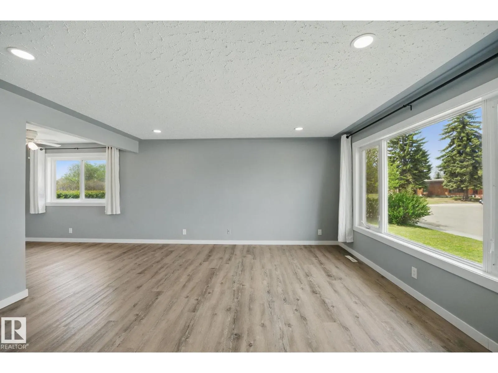 10407 136 AVE NW