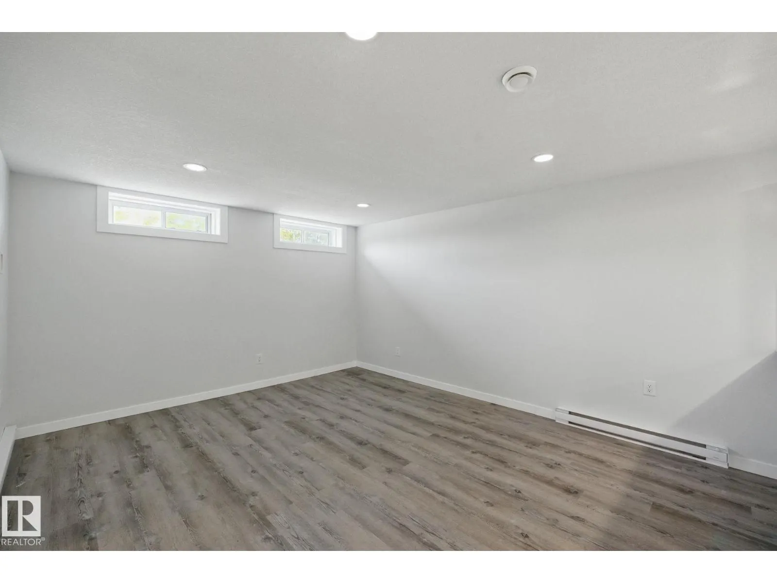 10407 136 AVE NW