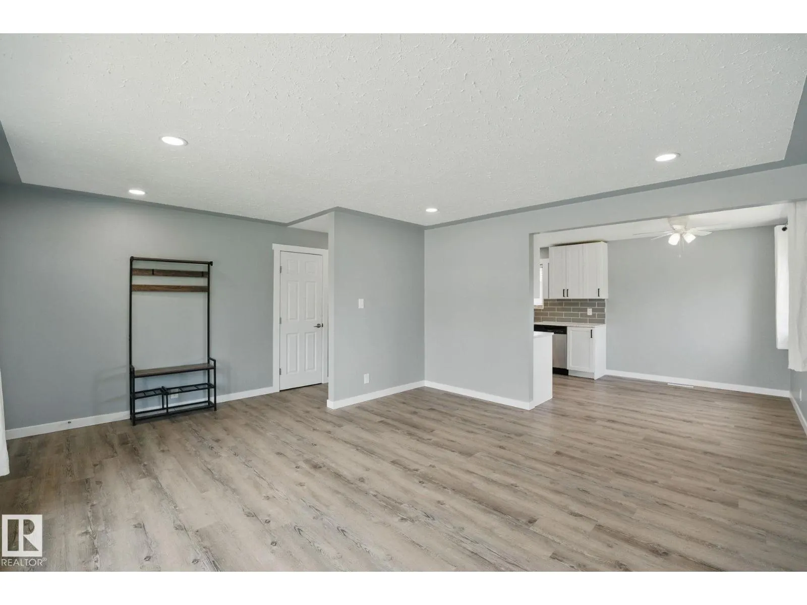 10407 136 AVE NW