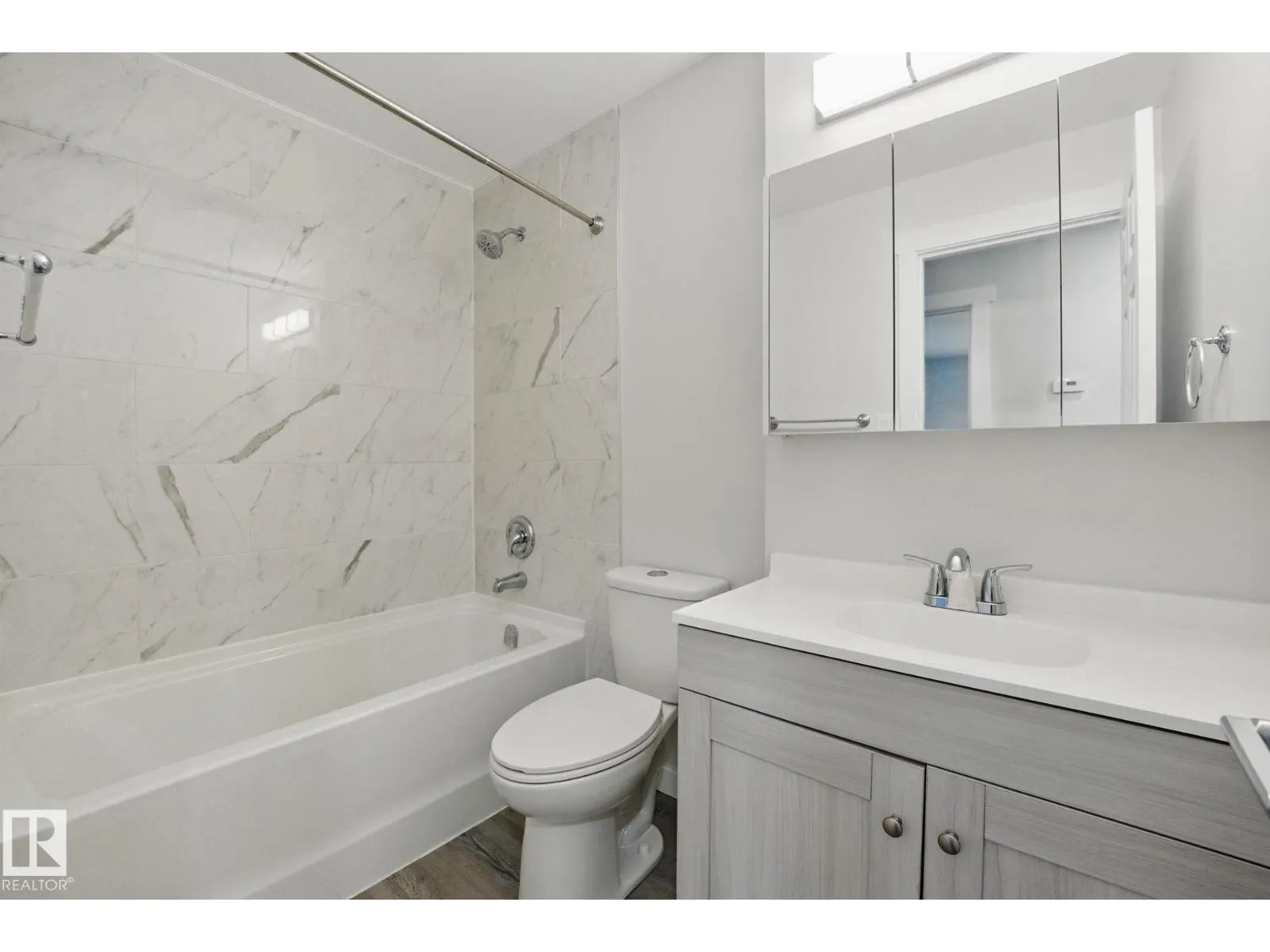 10407 136 AVE NW