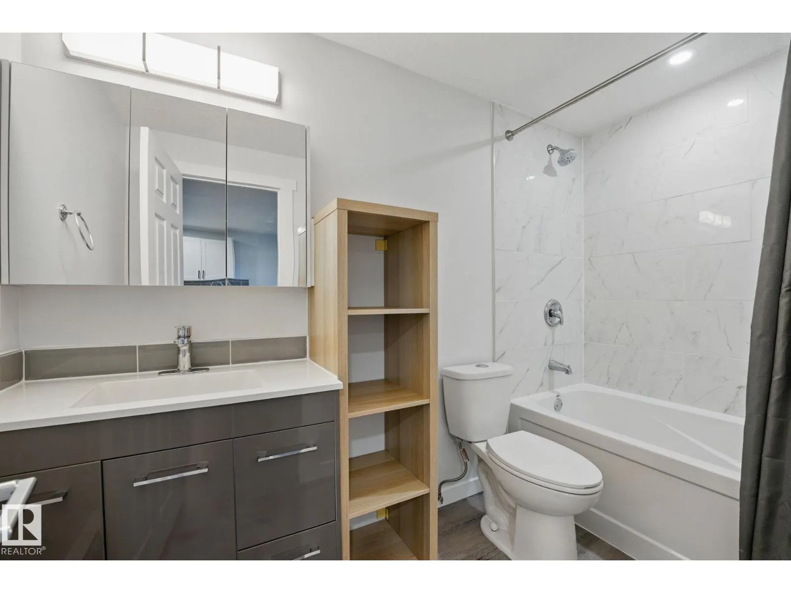 10407 136 AVE NW