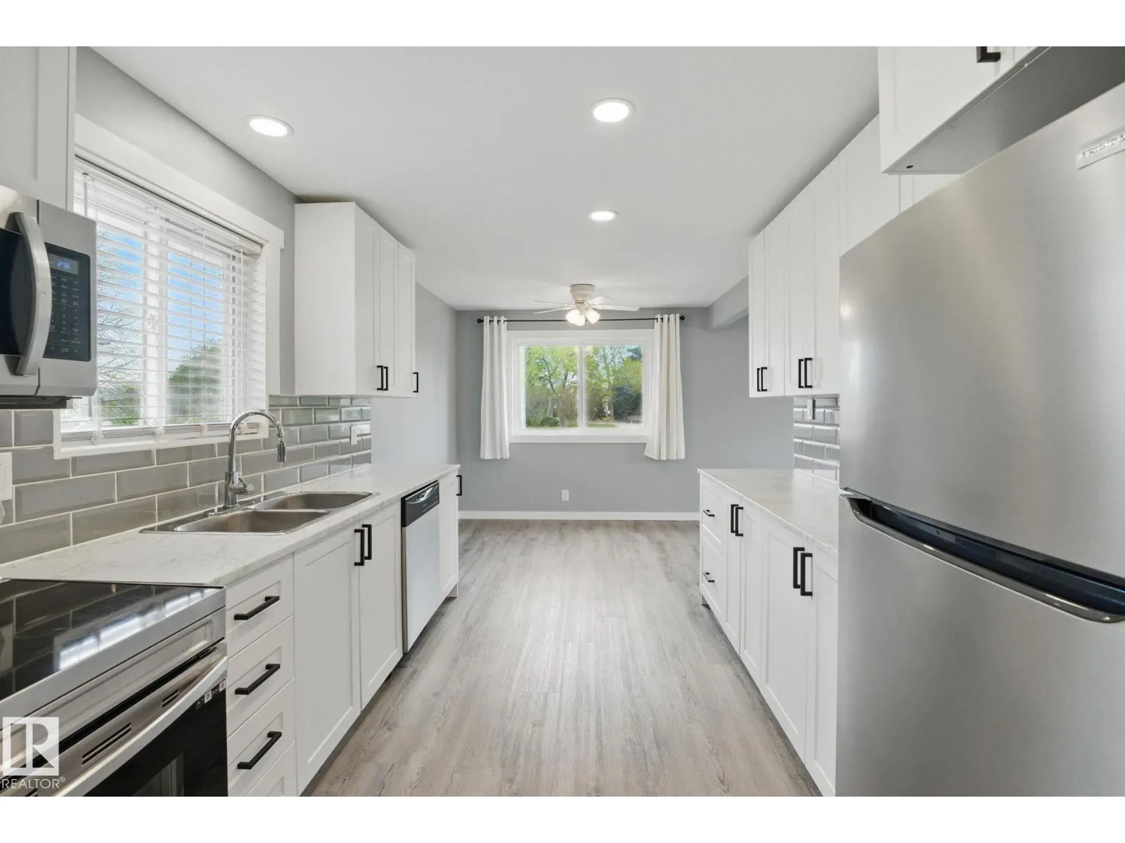 10407 136 AVE NW