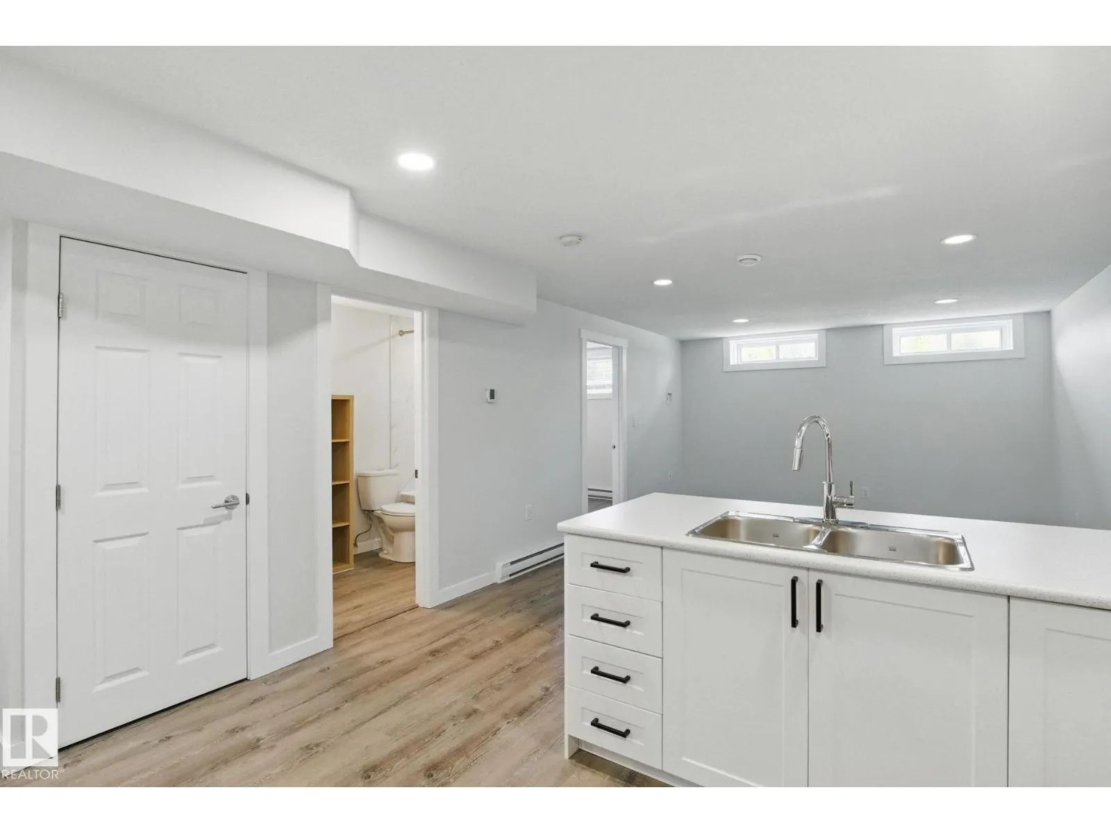 10407 136 AVE NW
