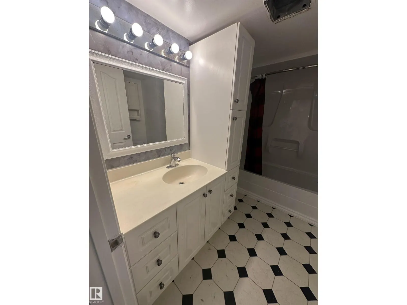 8524 174 St. ST NW