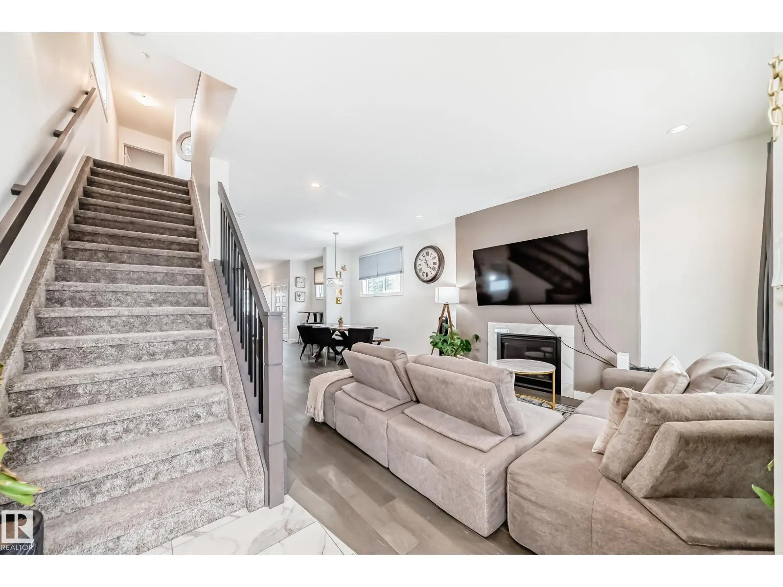 12345 85 ST NW