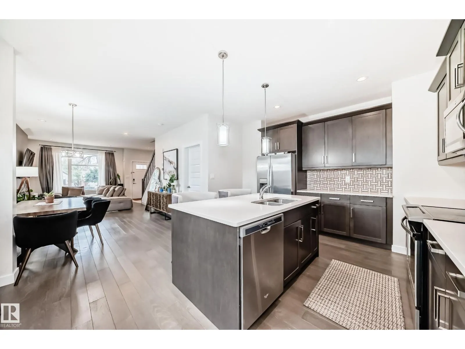 12345 85 ST NW