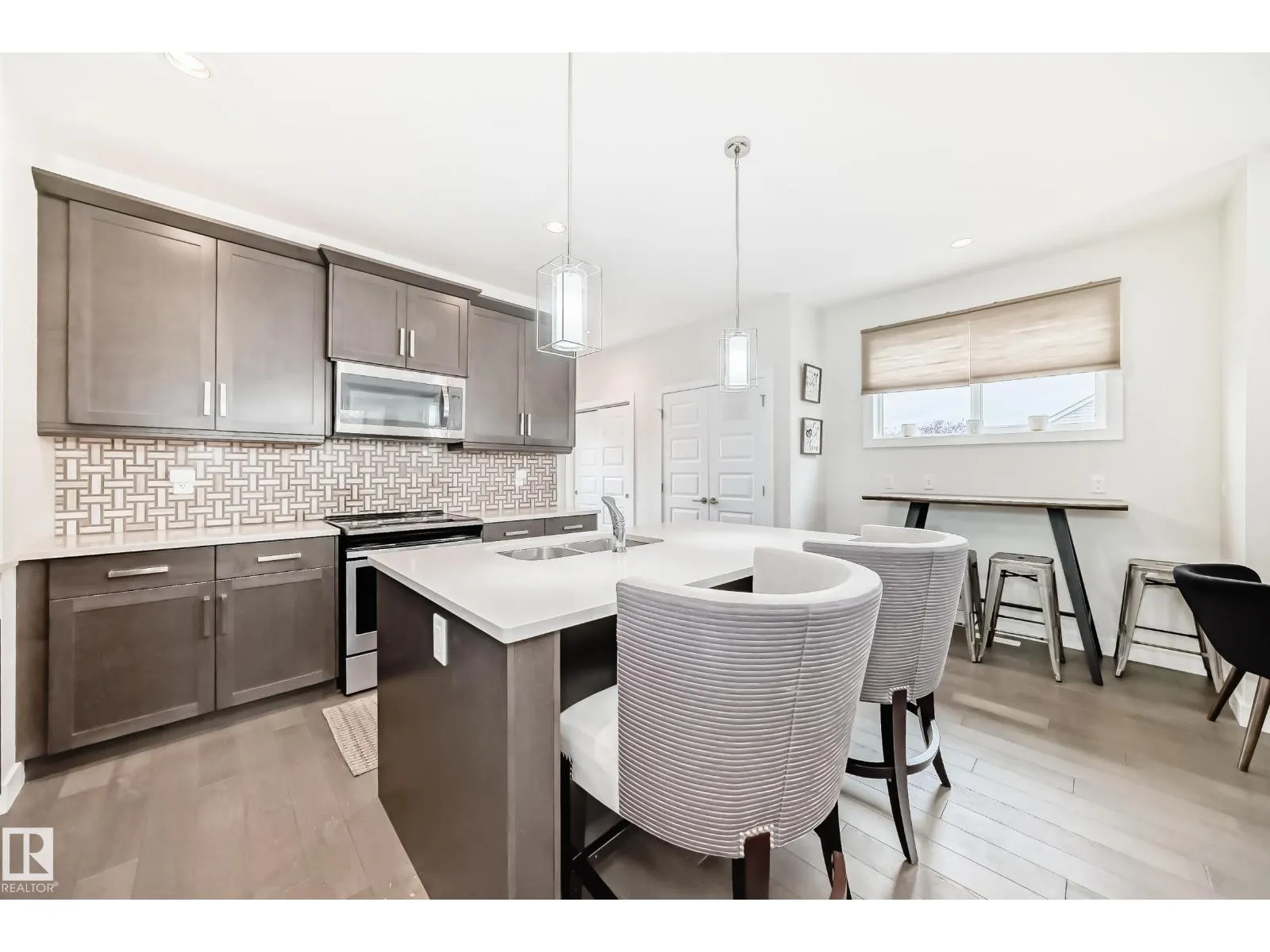 12345 85 ST NW