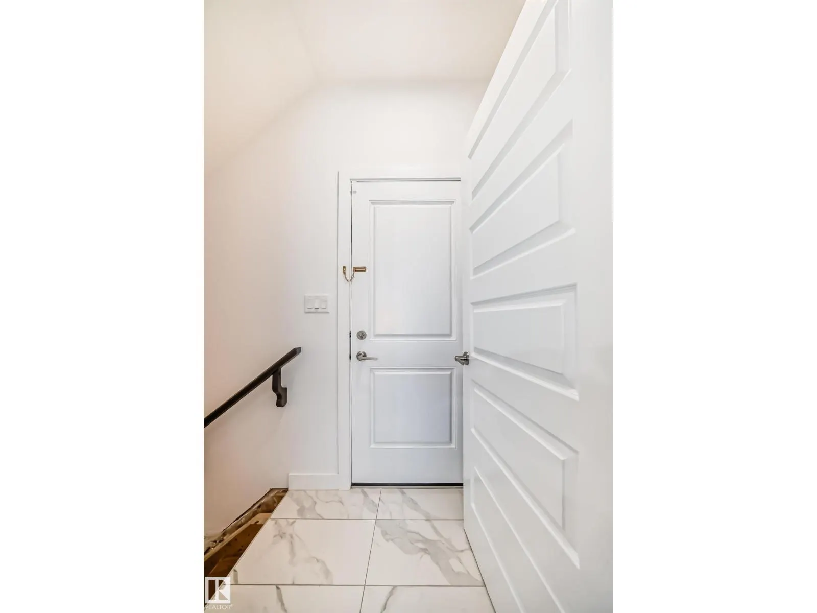 12345 85 ST NW