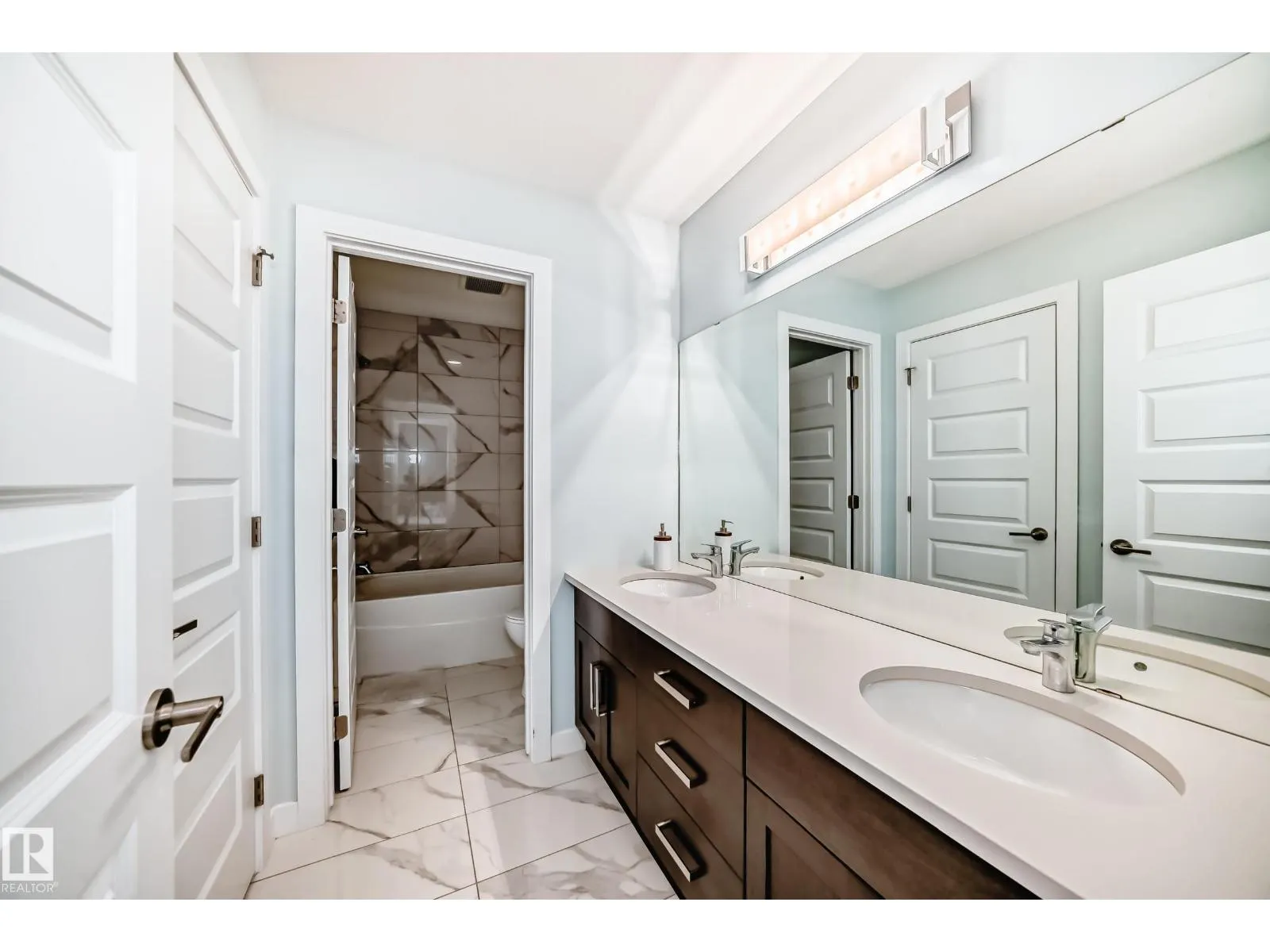 12345 85 ST NW