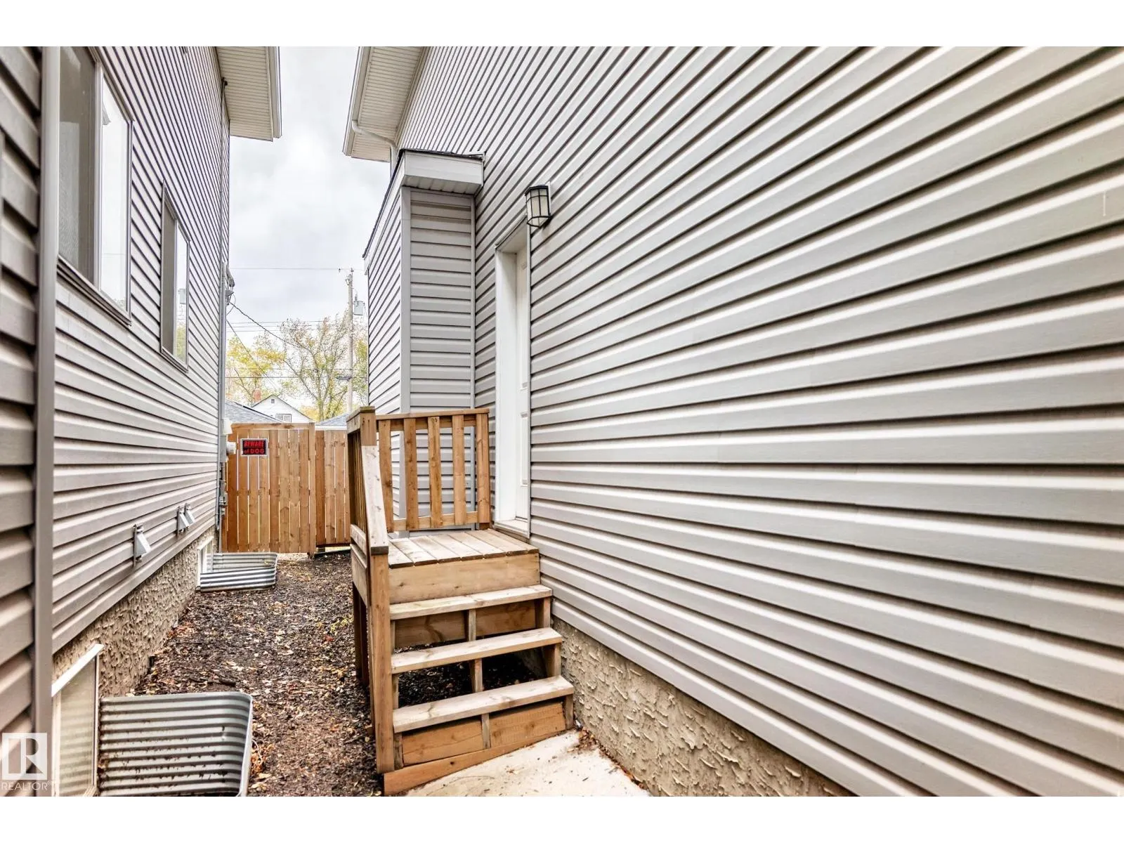 12345 85 ST NW