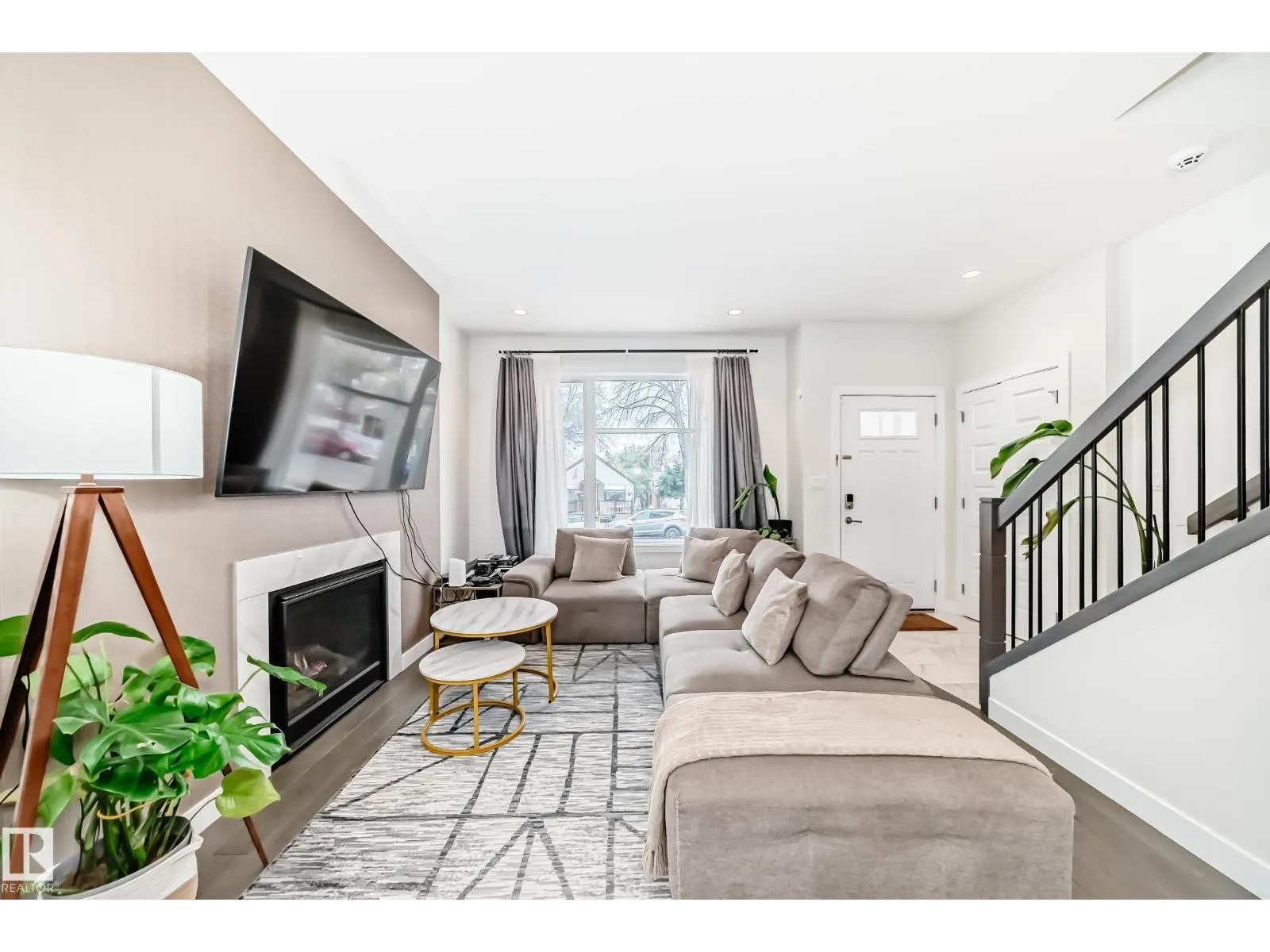 12345 85 ST NW